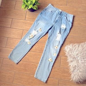 Chelsea & Violet call embroidered straight leg mom jeans. Size 31